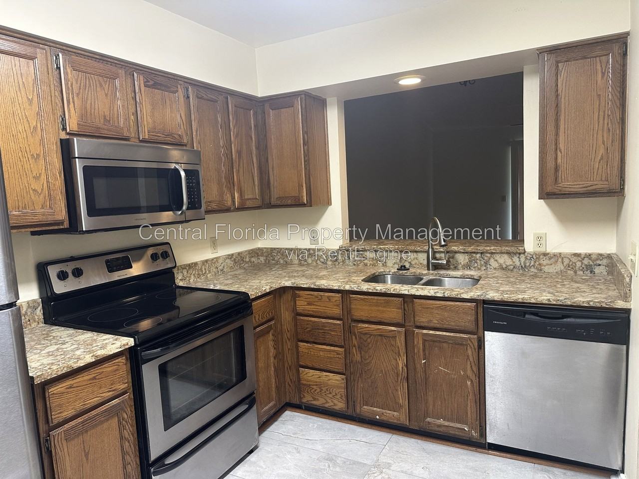 2404 Gallery View Dr - Photo 5 of 23