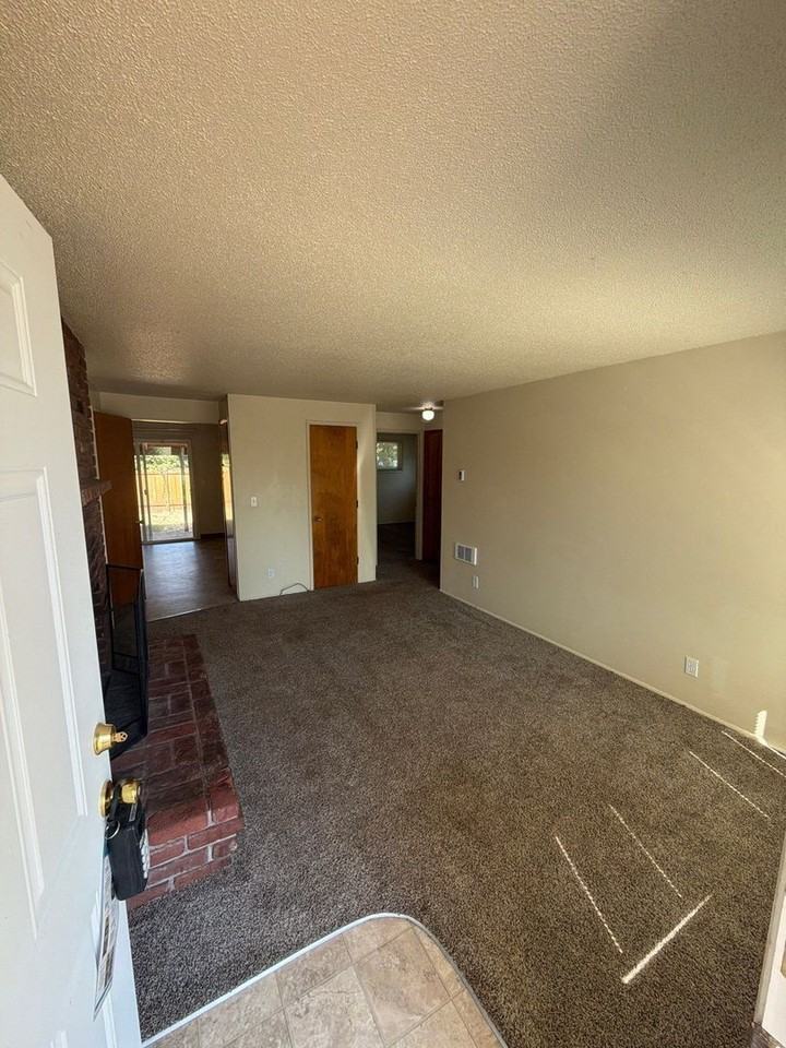 2610 Taylor St - Photo 3 of 13