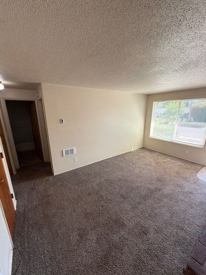 2610 Taylor St - Photo 4 of 13