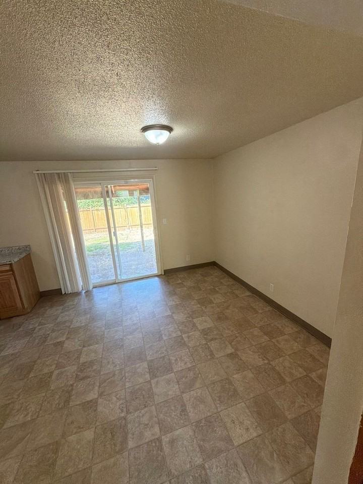 2610 Taylor St - Photo 5 of 13