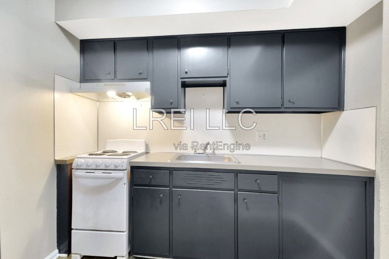 3316 Noe Way #15 - Photo 5 of 26