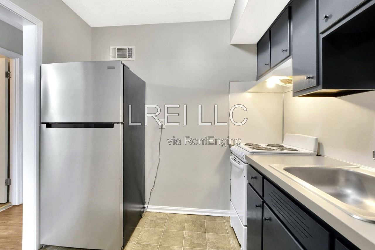 3316 Noe Way #15 - Photo 6 of 26