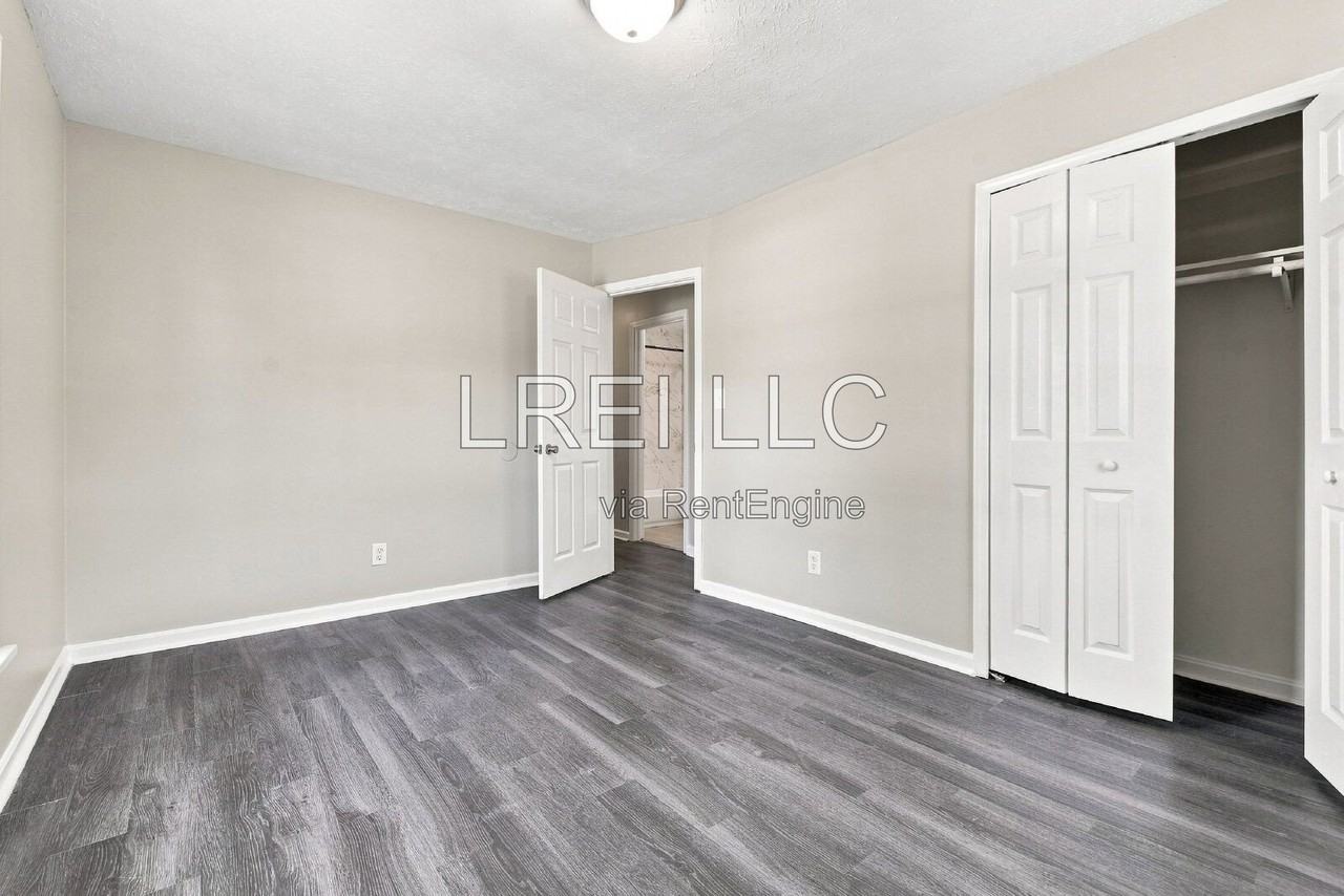 9410 Michael Edward Dr - Photo 4 of 18