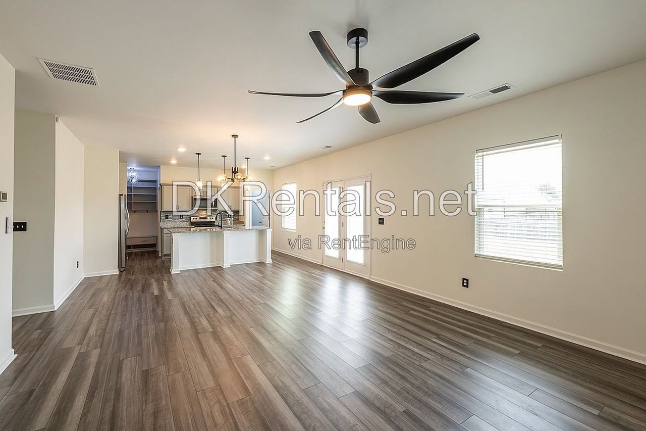 126 Verona Dr Nw - Photo 2 of 35