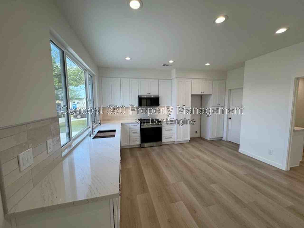 6168 Briercrest Ave - Photo 5 of 50