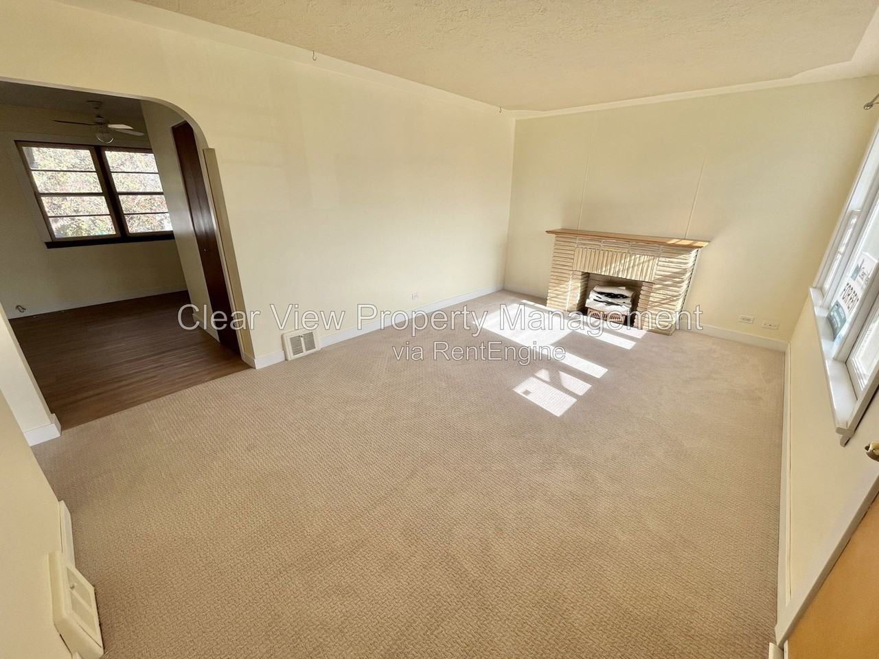 319 8a Ave S - Photo 2 of 18