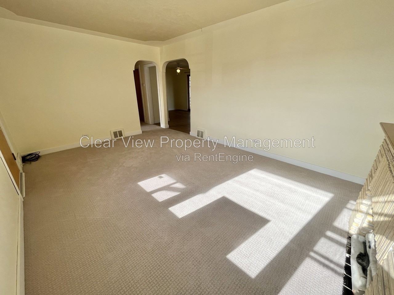 319 8a Ave S - Photo 5 of 18