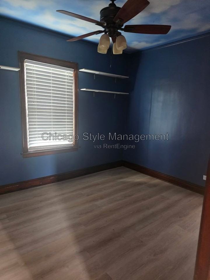 9517 S Escanaba Ave #2 - Photo 7 of 7