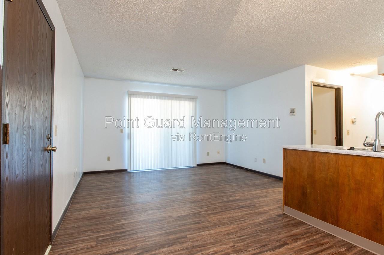 844 N Waco Ave #A105 - Photo 4 of 11