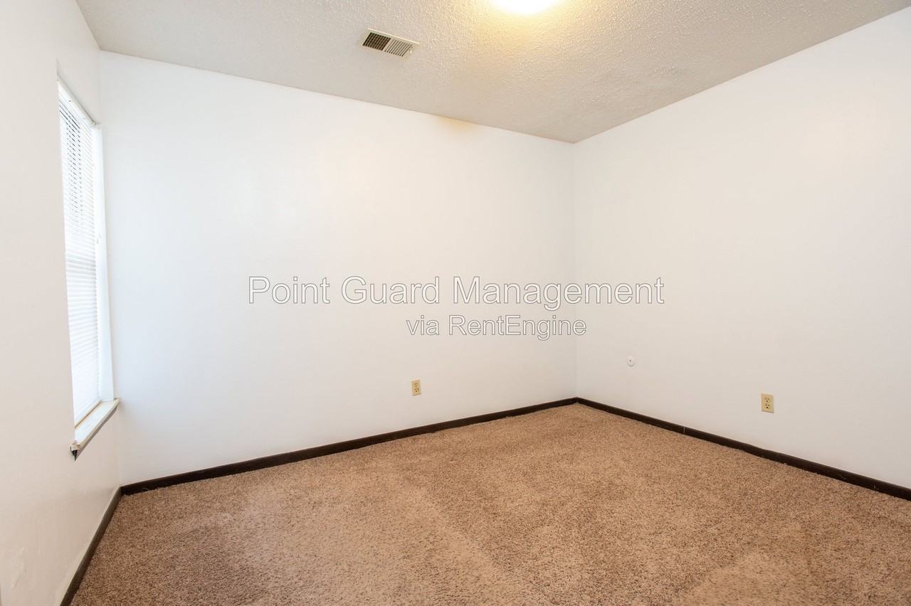844 N Waco Ave #A105 - Photo 6 of 11