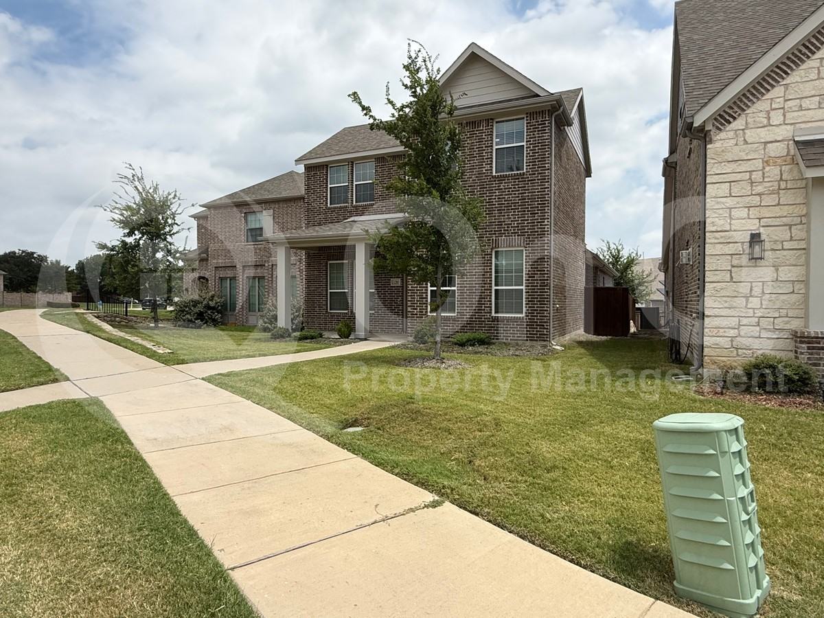 3285 Dover Dr - Photo 2 of 27