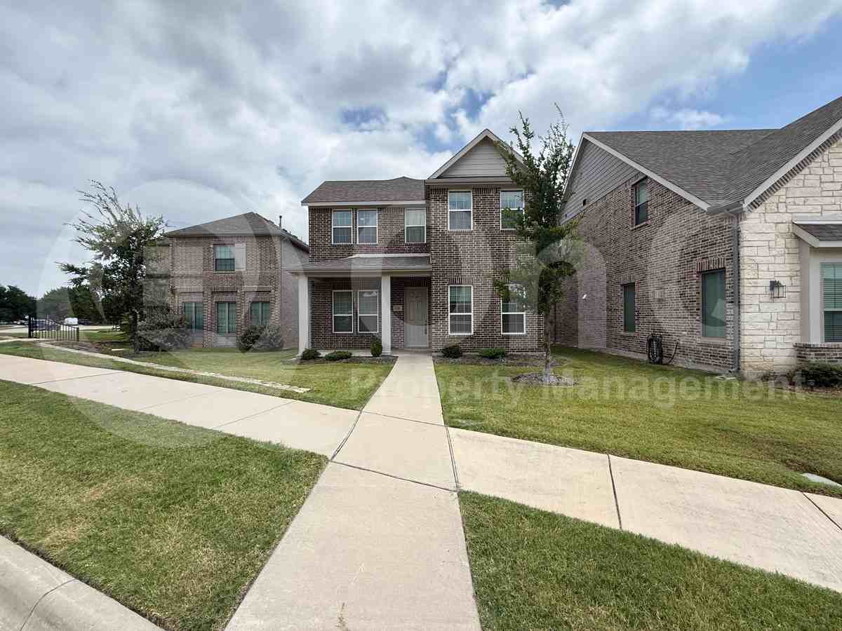 3285 Dover Dr - Photo 3 of 27