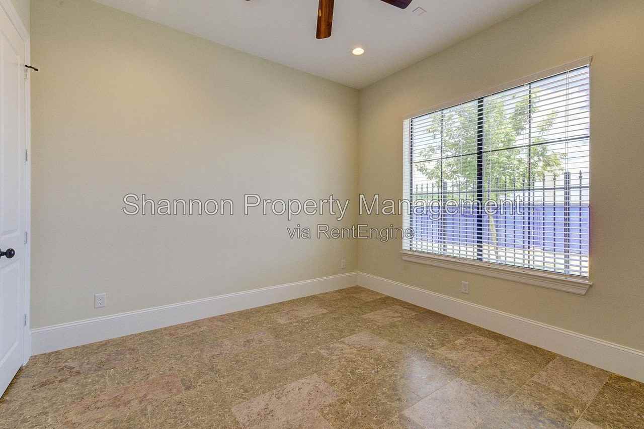 2769 Freund St - Photo 4 of 36