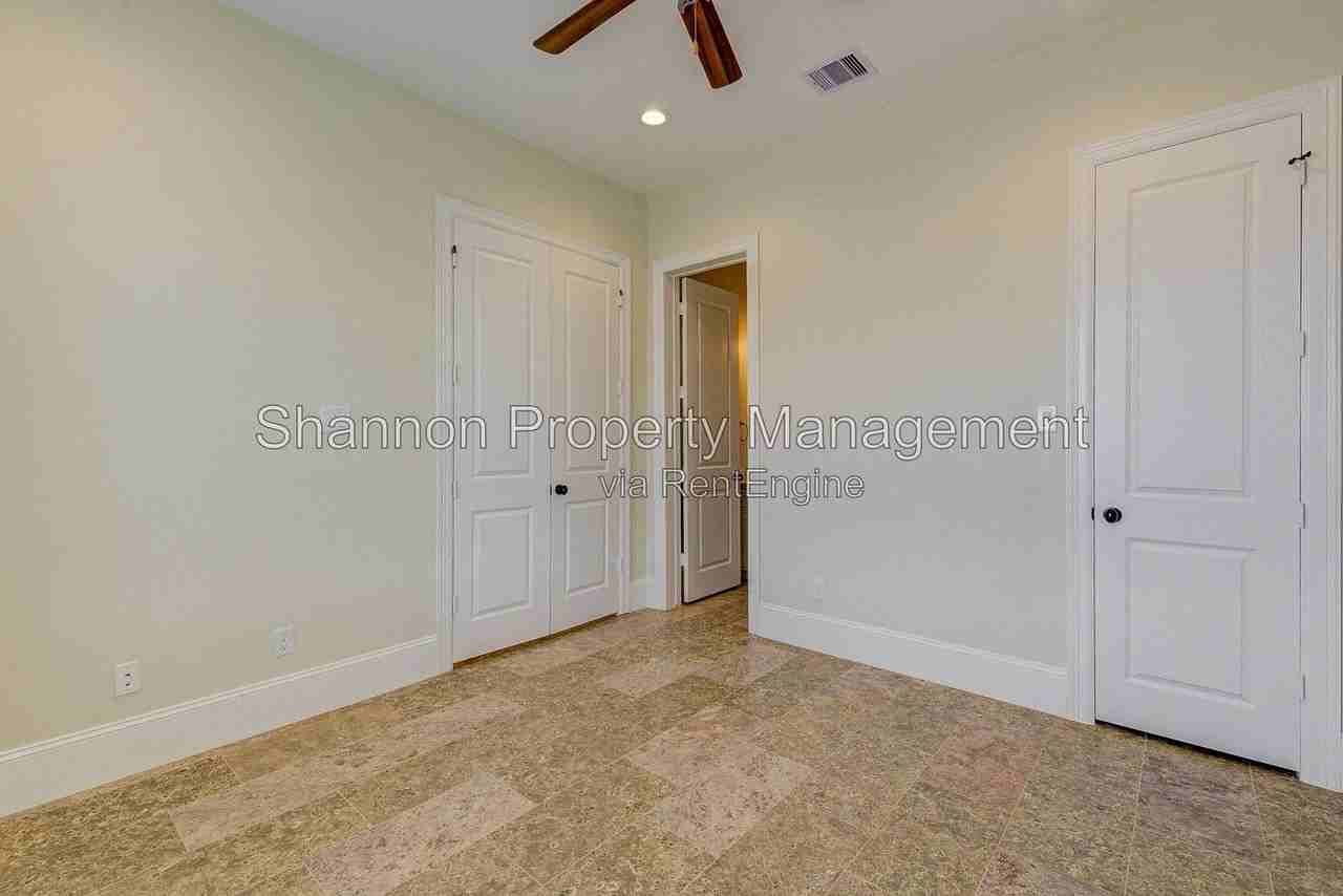 2769 Freund St - Photo 5 of 36