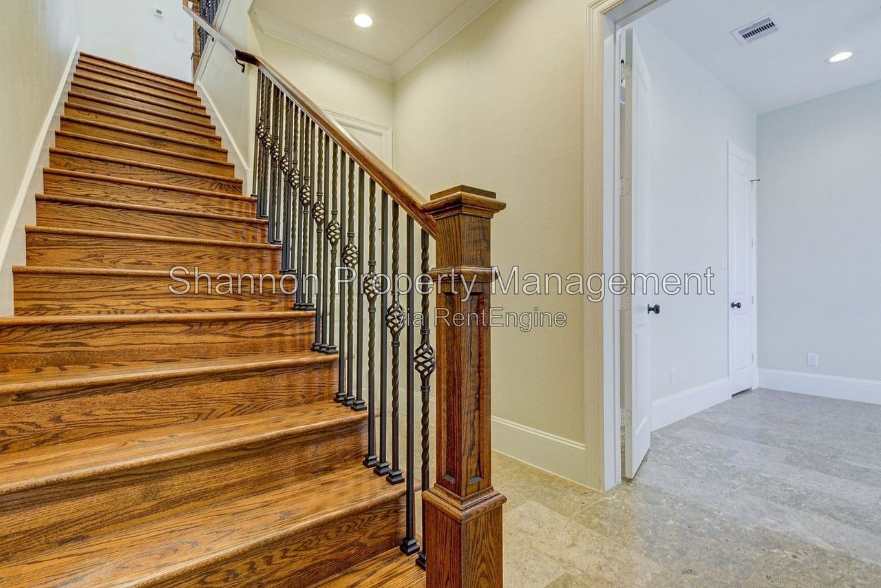 2769 Freund St - Photo 7 of 36