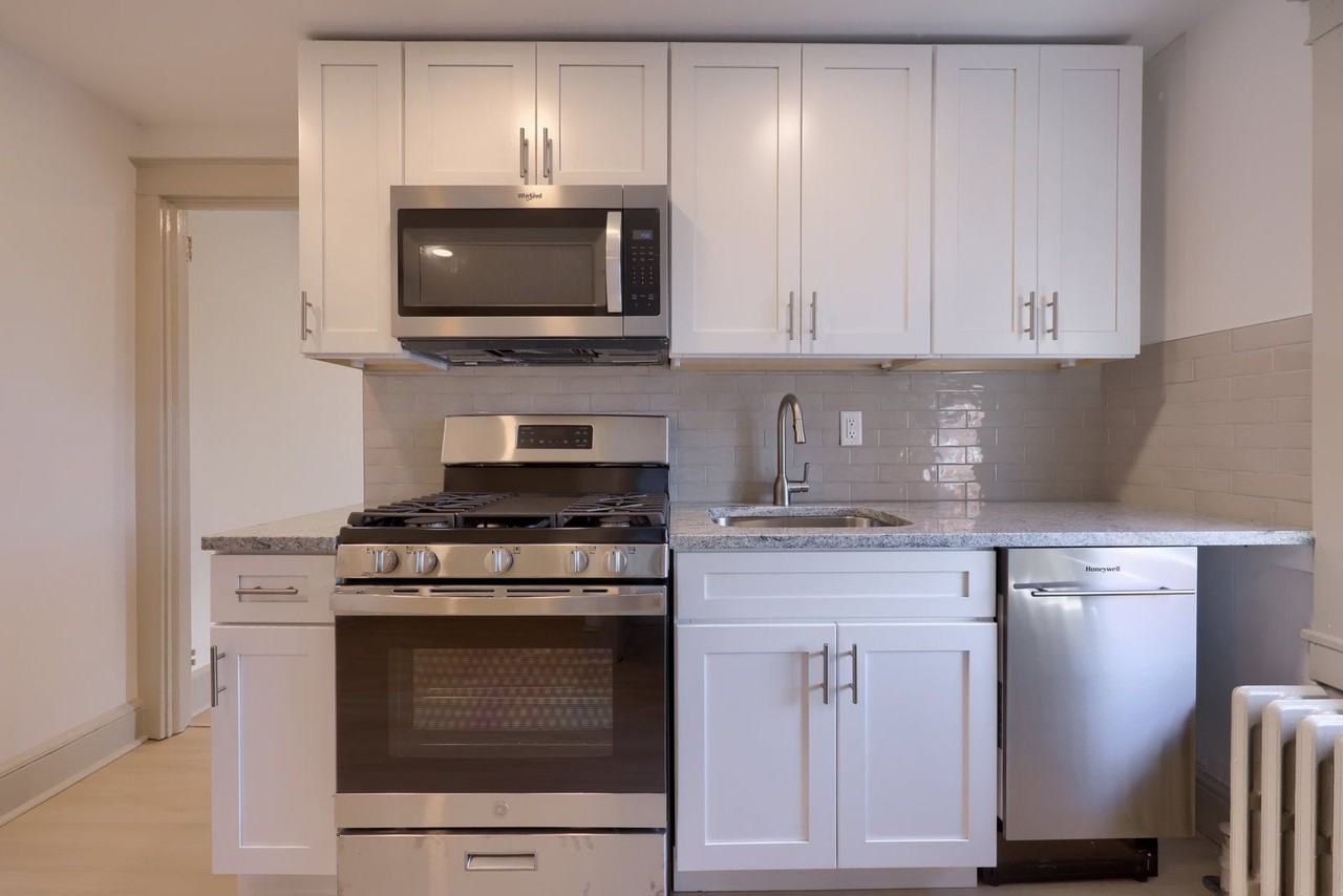 40 W James St #7 - Photo 6 of 14