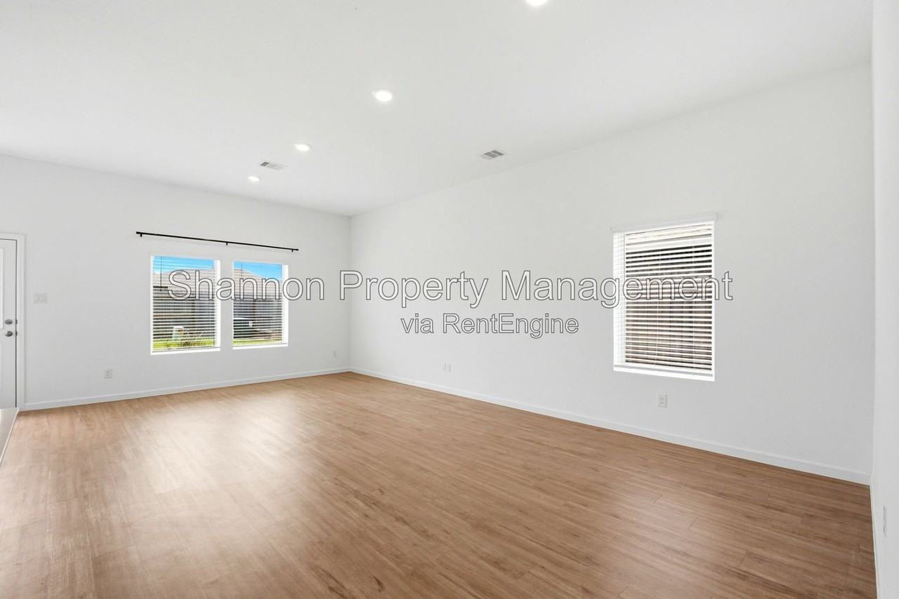 27147 Breakaway Ln - Photo 4 of 24