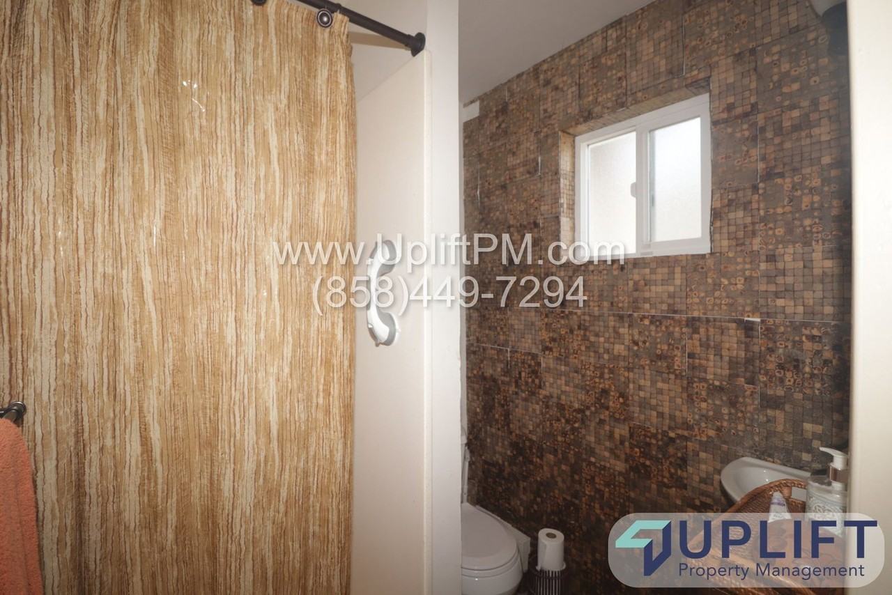 2655 Chauncey Dr - Photo 7 of 15