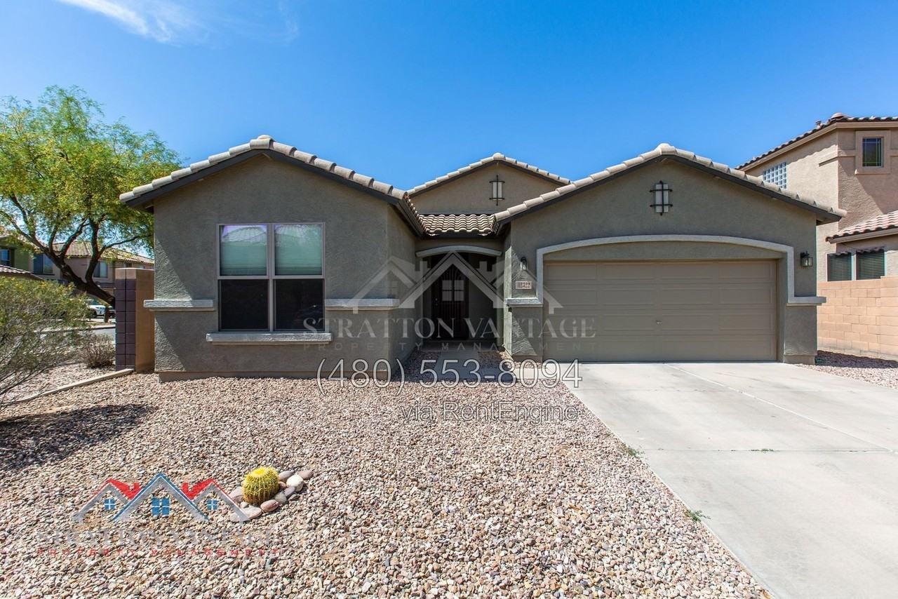 42322 W Lunar St - Photo 3 of 38