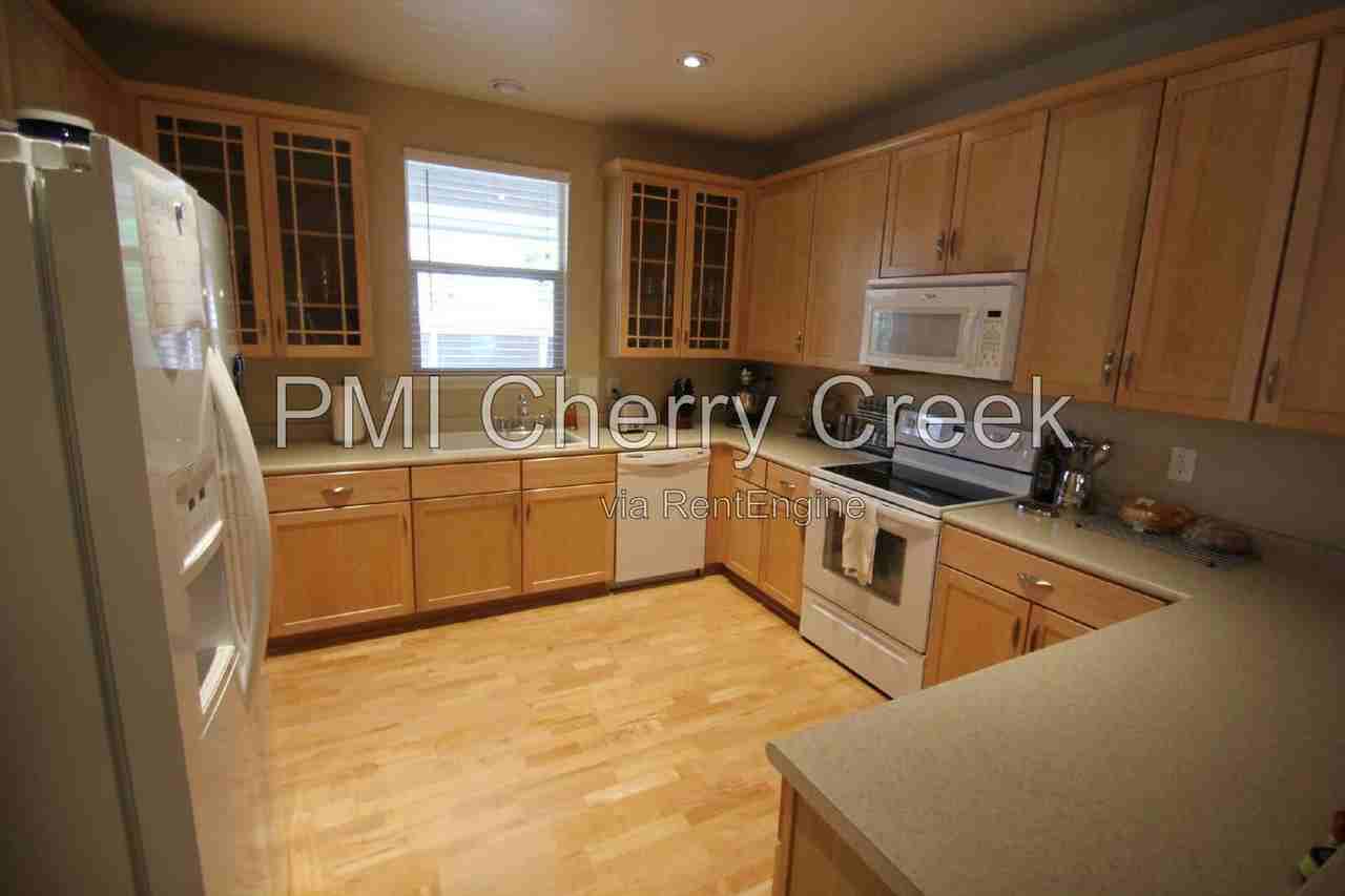 6385 S Xanadu Way - Photo 3 of 33