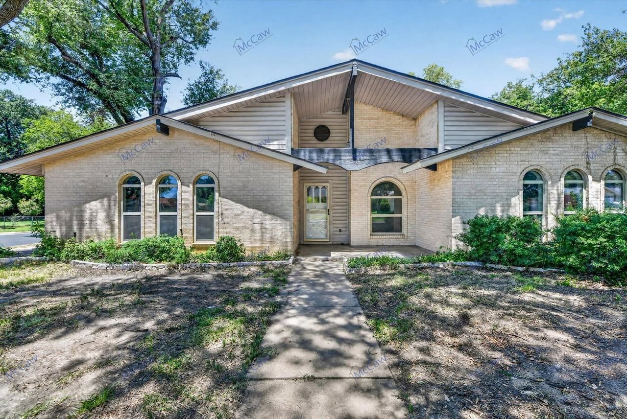 1901 Knoxville Dr - Photo 2 of 27