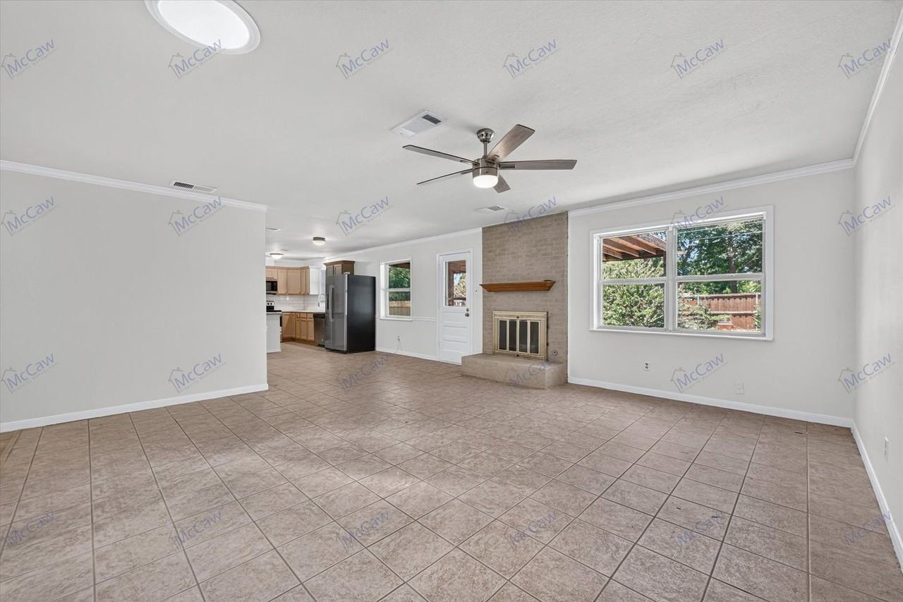 1901 Knoxville Dr - Photo 6 of 27