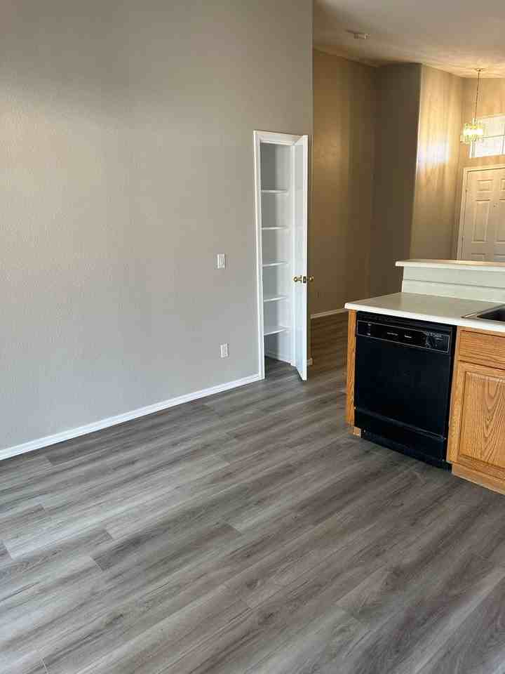 15345 W Evans Dr - Photo 6 of 11