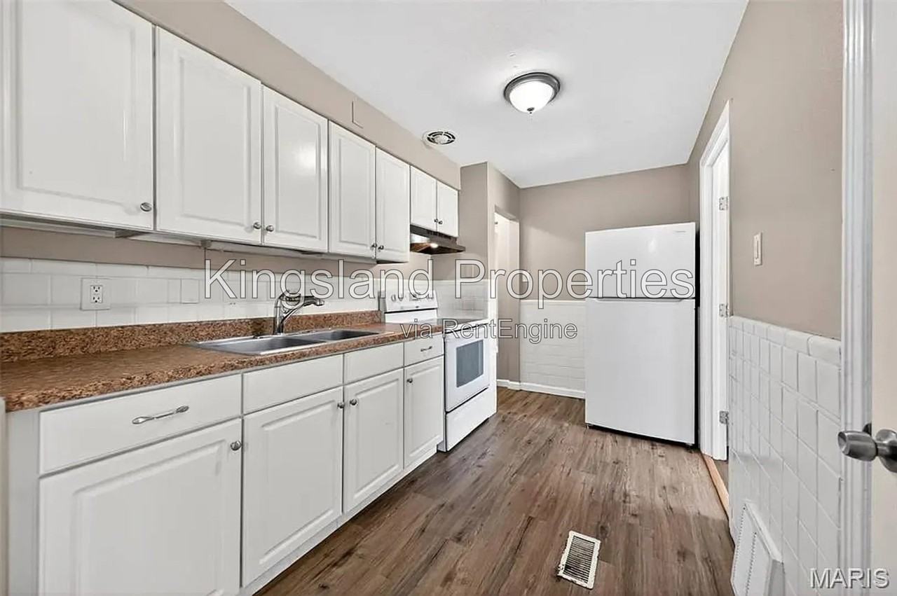 1236 Bliss Dr - Photo 5 of 23
