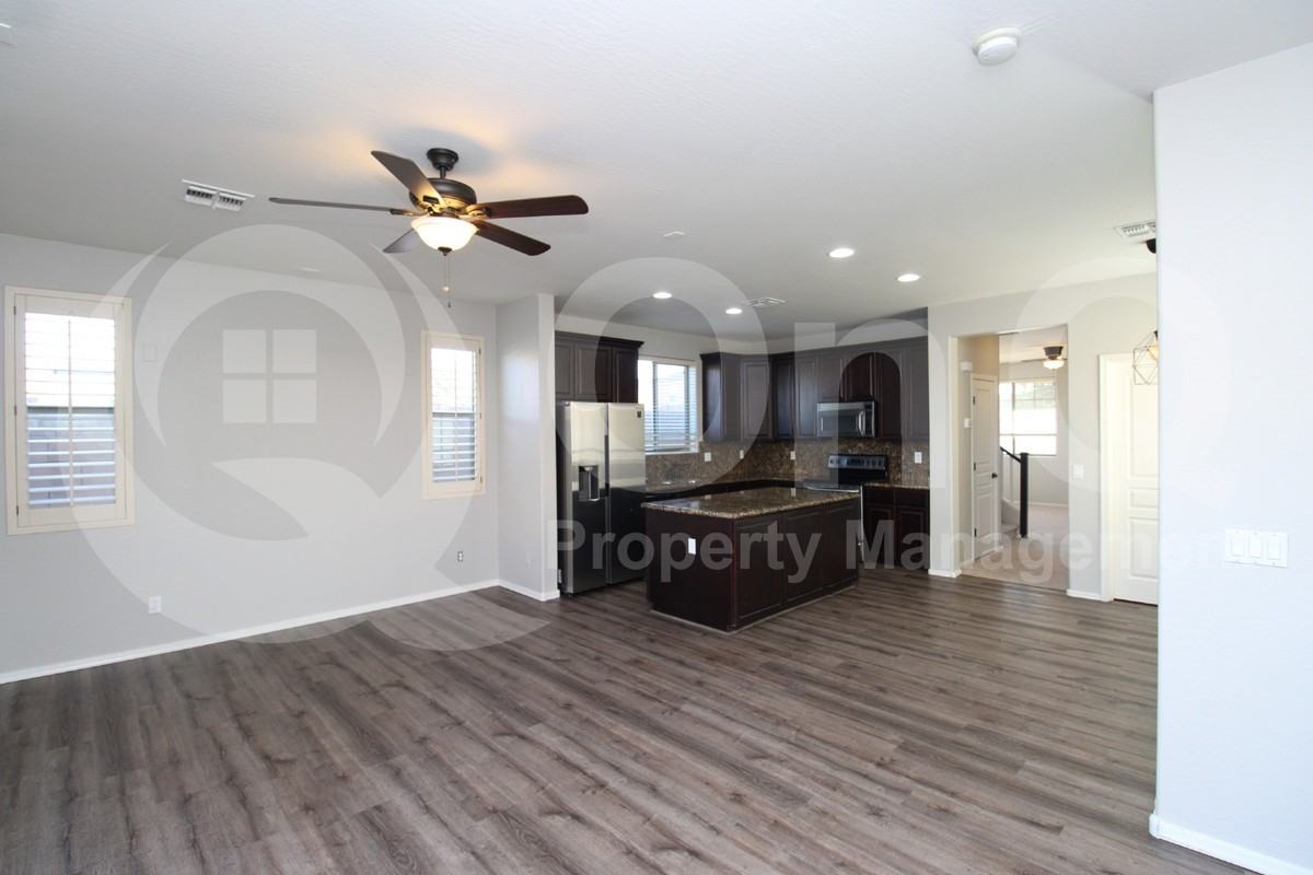 3864 E Baars Ave - Photo 5 of 24