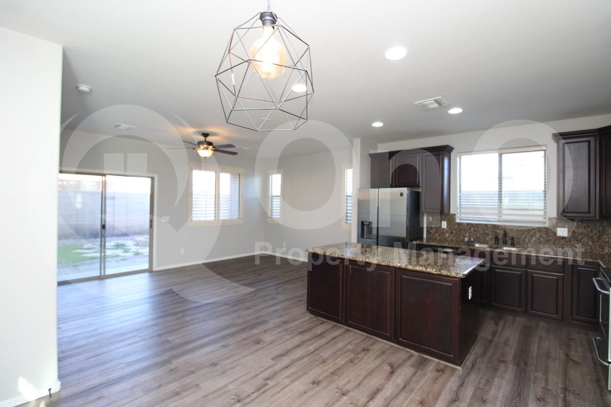 3864 E Baars Ave - Photo 6 of 24