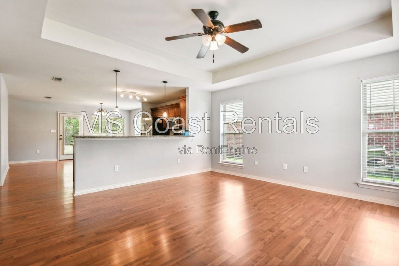 11523 Caroline Ct - Photo 5 of 26