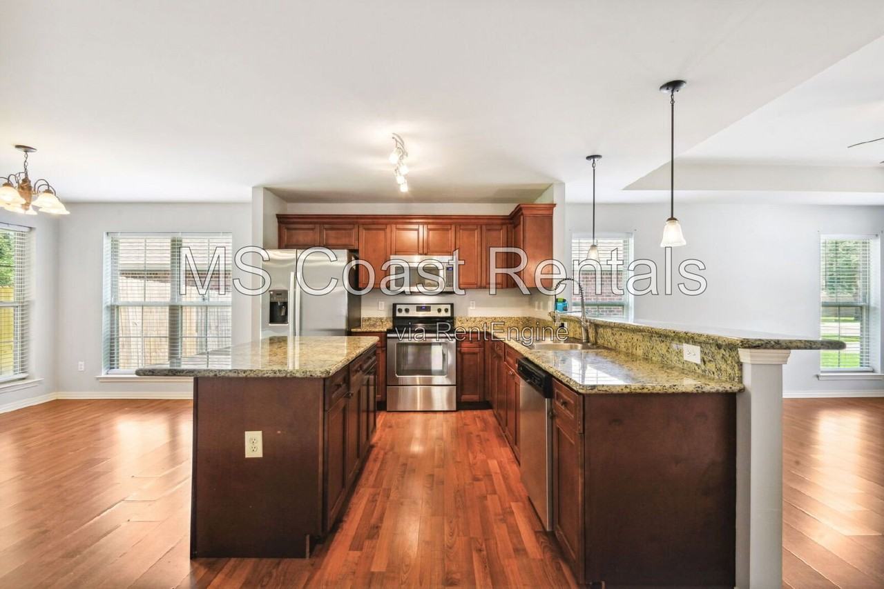 11523 Caroline Ct - Photo 6 of 26