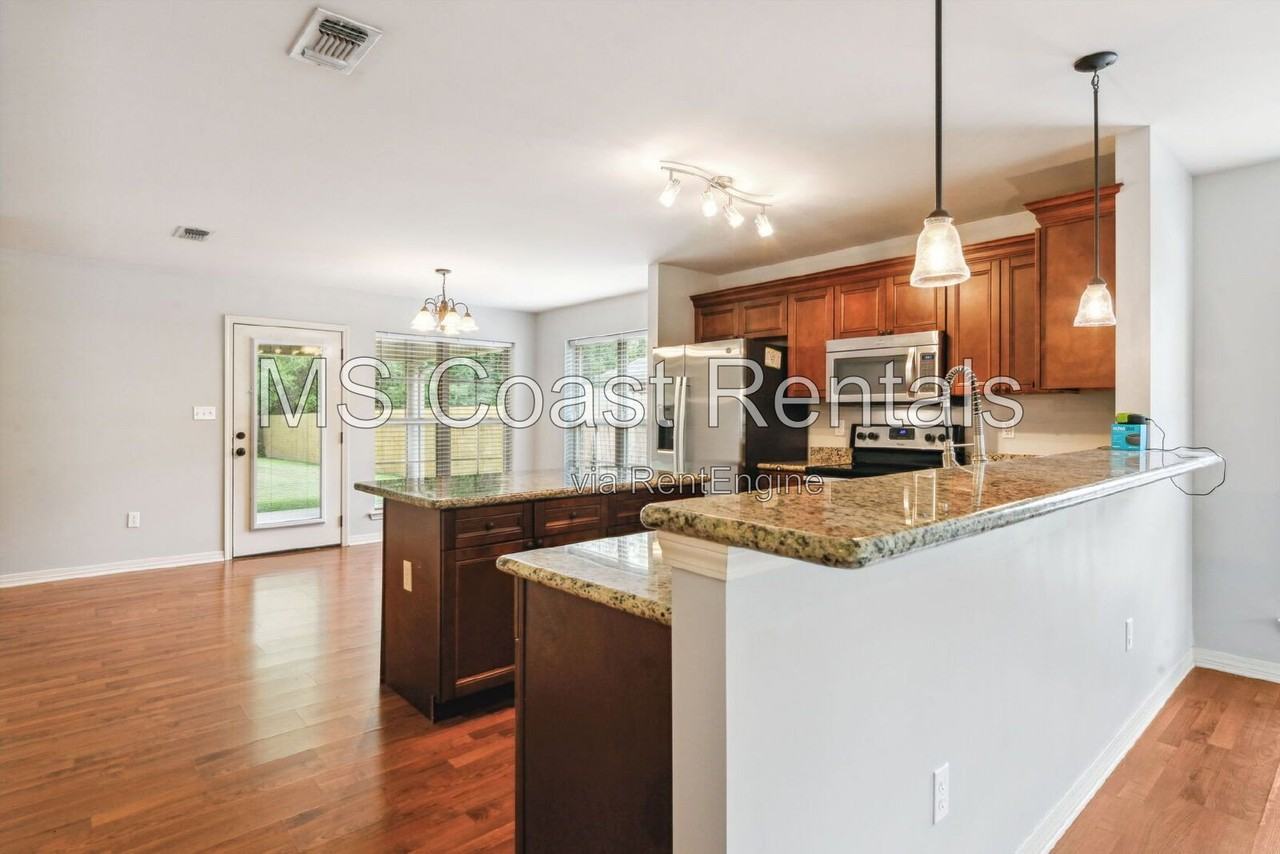 11523 Caroline Ct - Photo 7 of 26