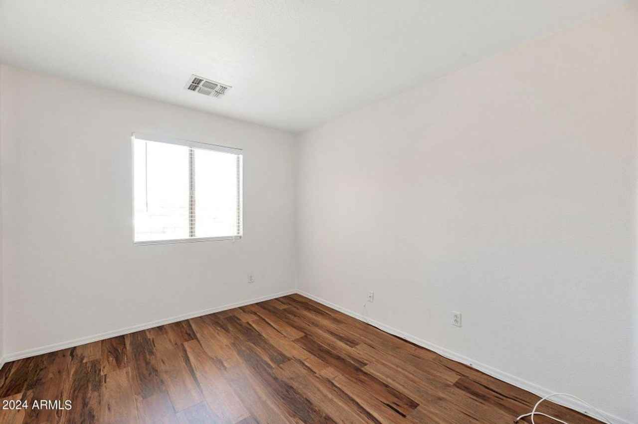 13825 W Ironwood St - Photo 6 of 11
