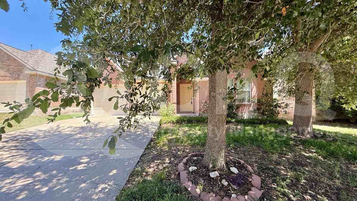 2816 Mission Tejas Dr - Photo 3 of 23
