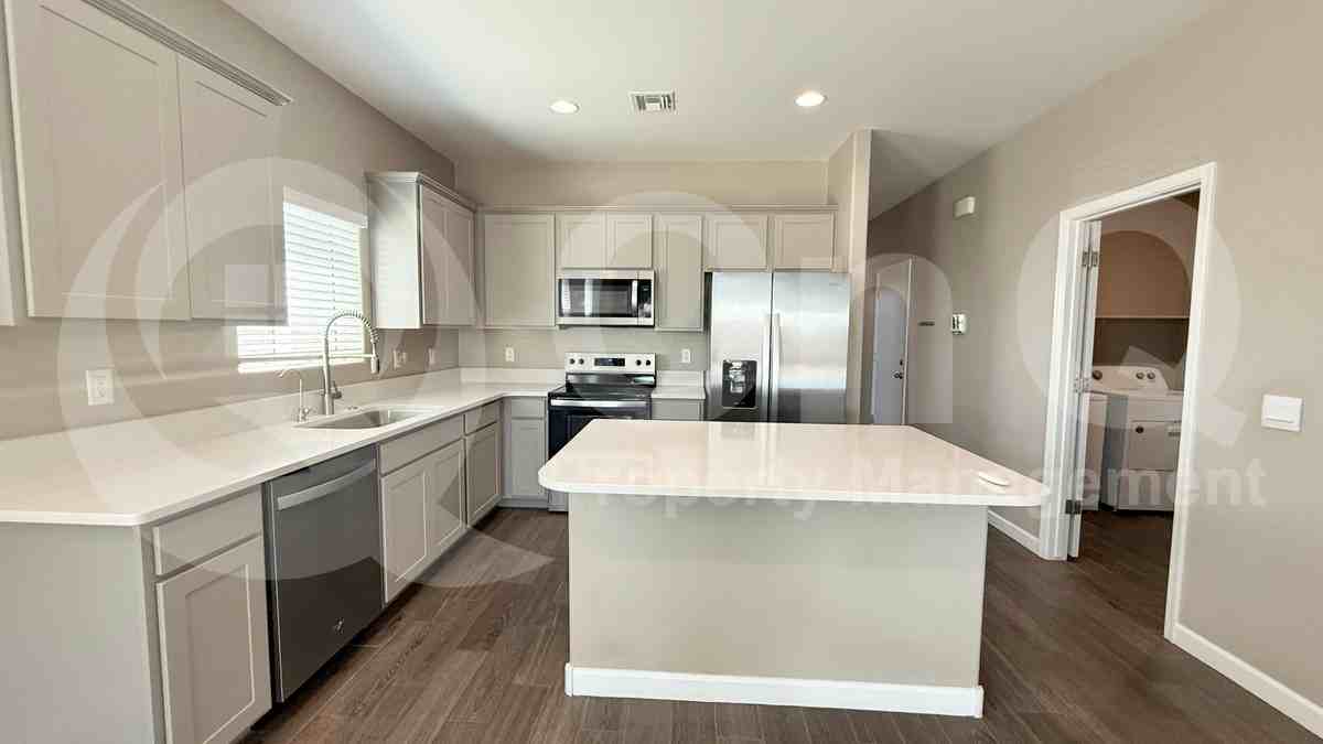 24089 W Hilton Ave - Photo 2 of 20