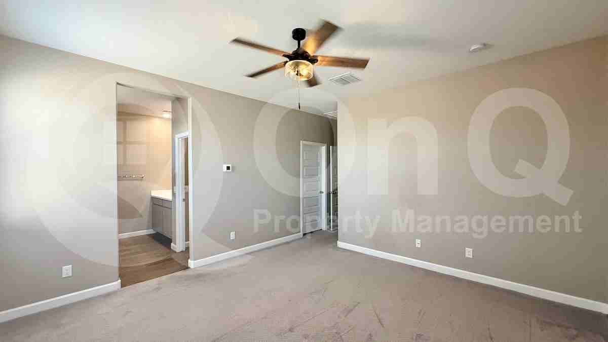 24089 W Hilton Ave - Photo 5 of 20
