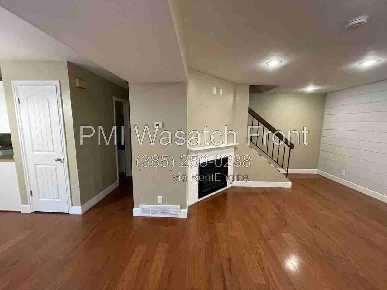 662 E Cobblestone Ln - Photo 3 of 14