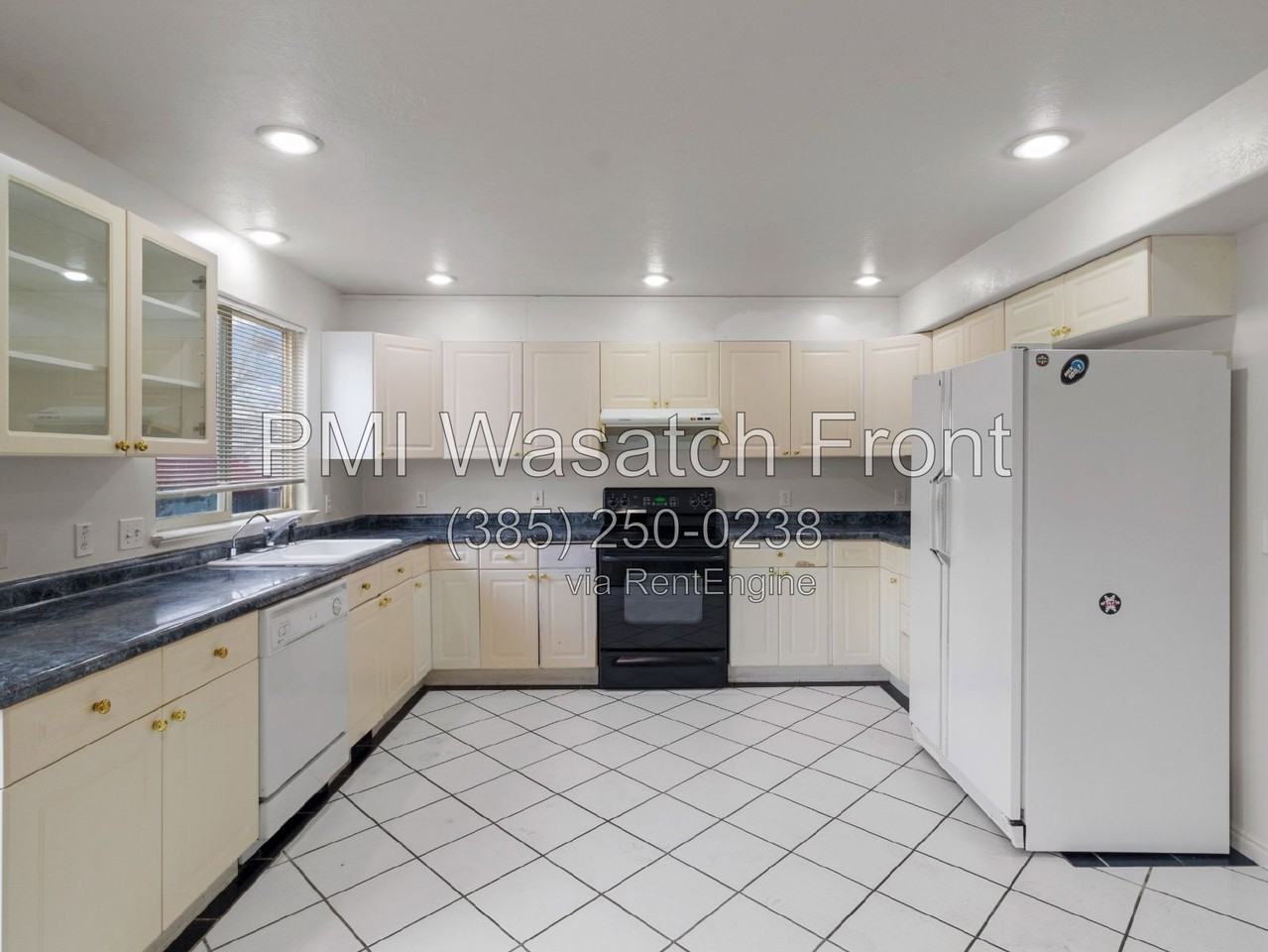 3211 S 945 E - Photo 2 of 21