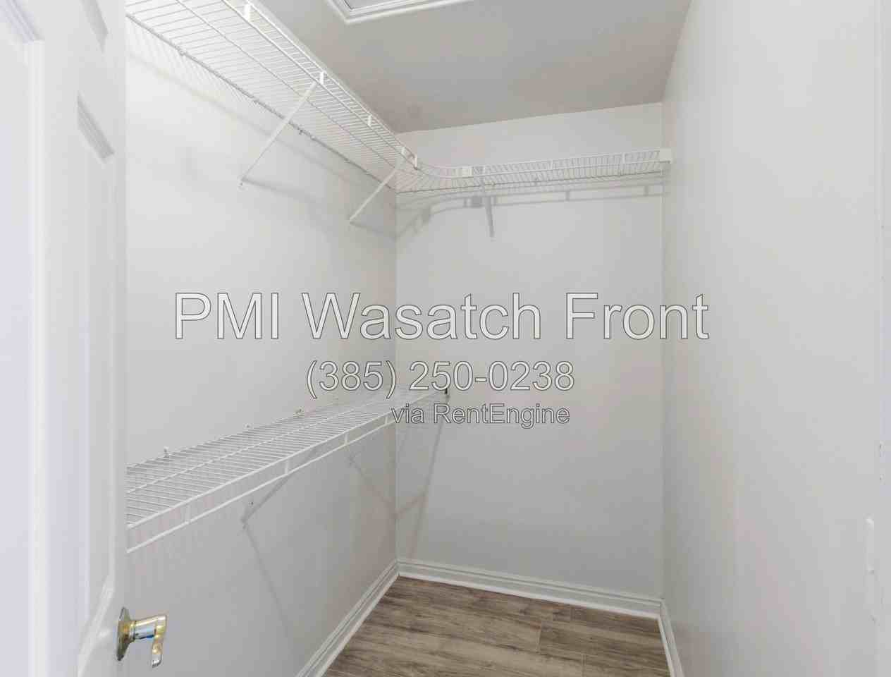 3211 S 945 E - Photo 5 of 21