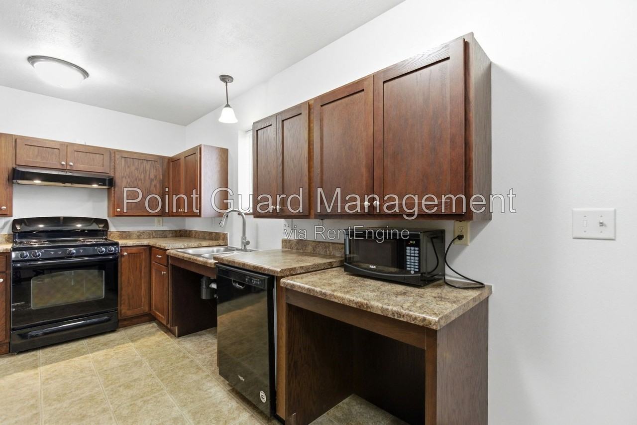 100 N Blauvelt Ave #123 - Photo 2 of 36