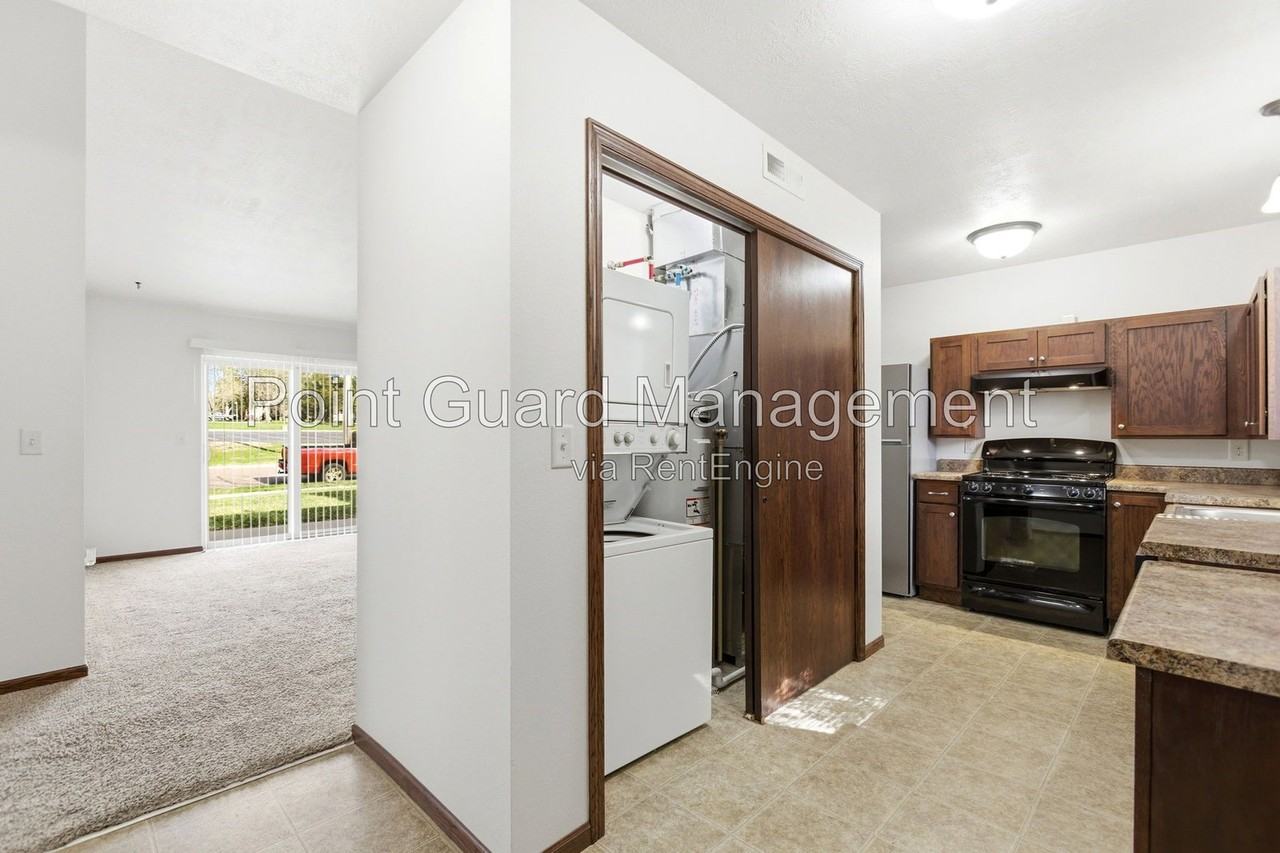 100 N Blauvelt Ave #123 - Photo 3 of 36