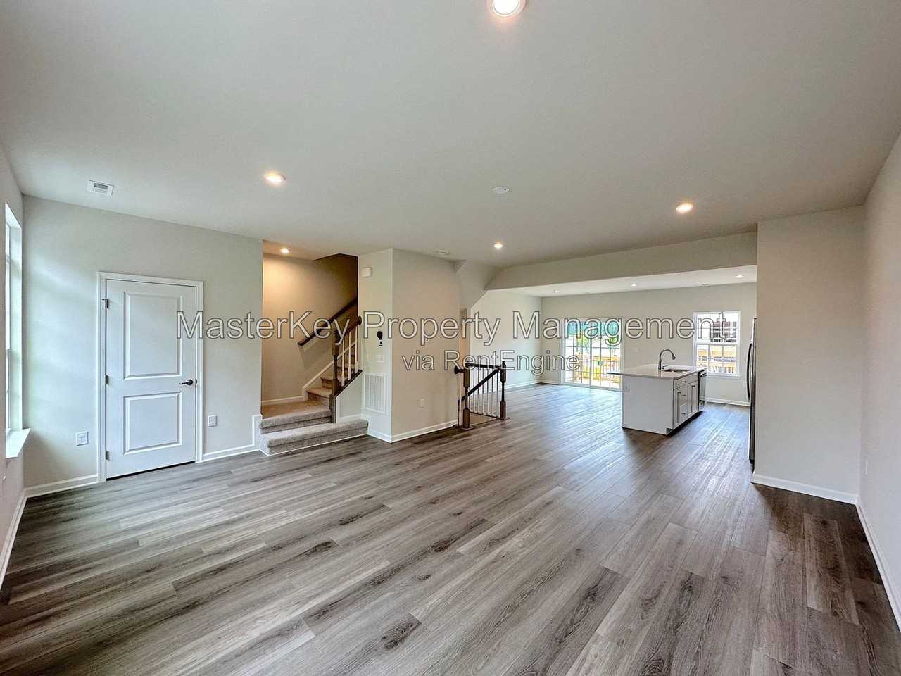 1018 Kentlands Dr - Photo 4 of 23