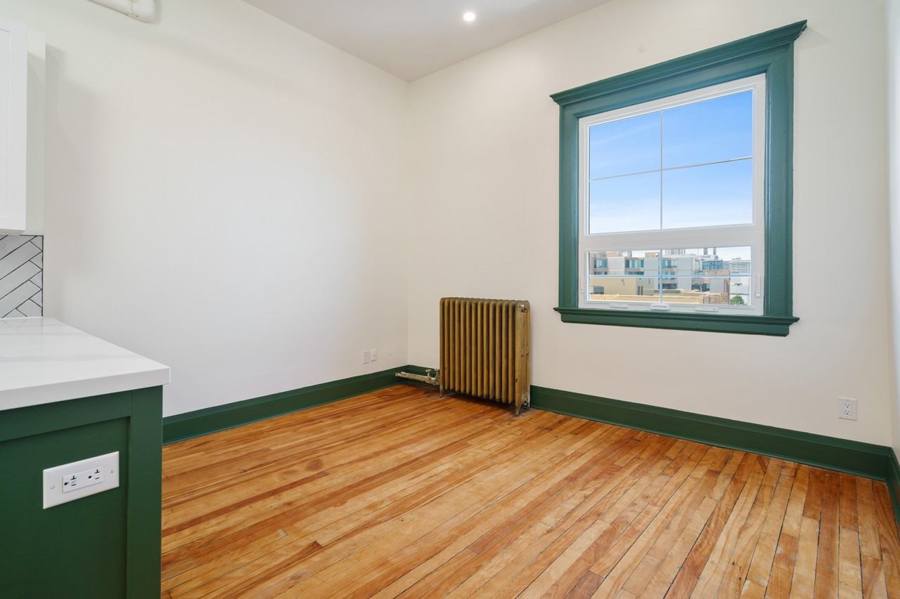 72 James Street North - Photo 6 of 12