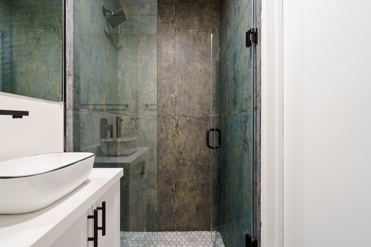 72 James Street North - Photo 7 of 12