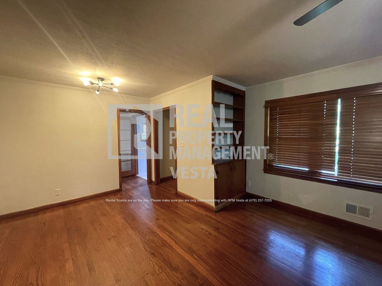 2670 Pierce Dr N - Photo 4 of 17