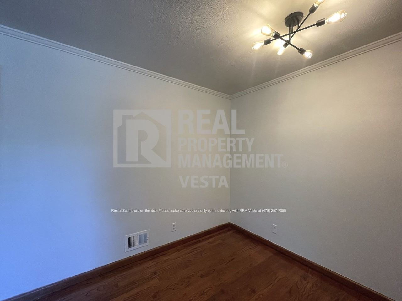 2670 Pierce Dr N - Photo 7 of 17