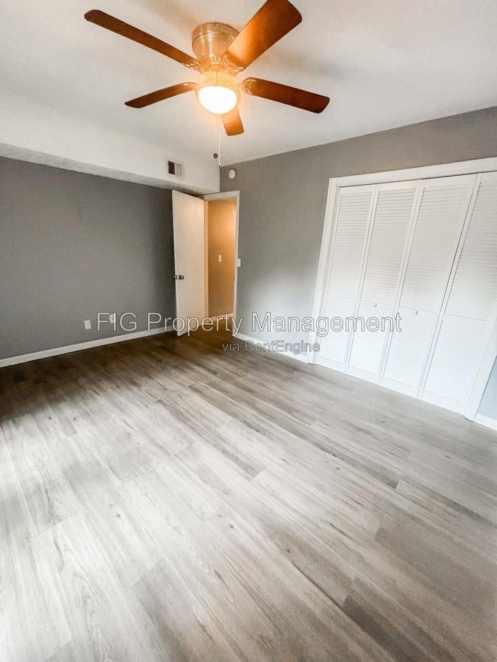 1433 Stratford Rd #10 - Photo 4 of 9