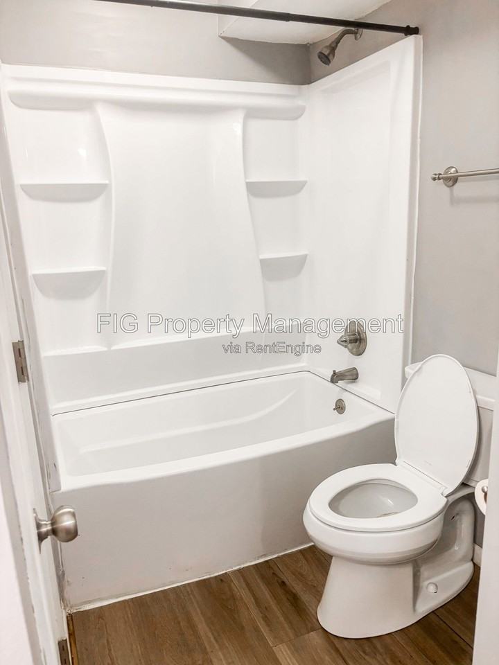 1433 Stratford Rd #10 - Photo 5 of 9