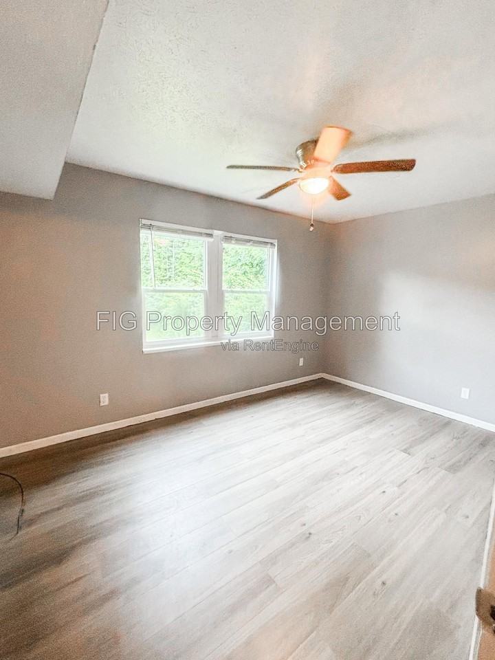 1433 Stratford Rd #10 - Photo 7 of 9